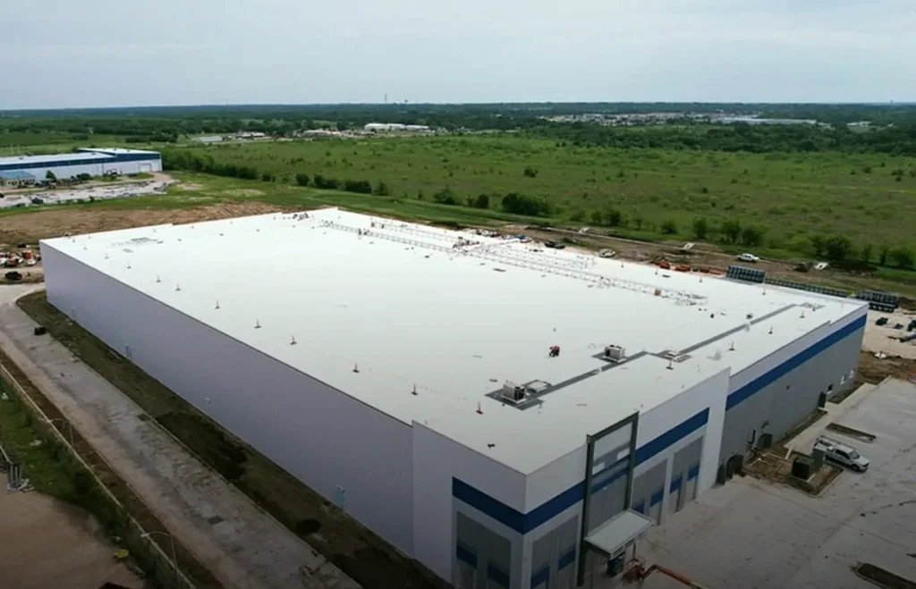 industrial roofing contractor for cold storage facilities